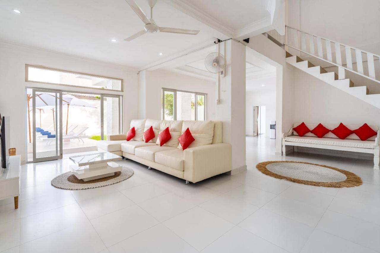 Luxury Minimalist Villa White Angel In Seminyak Bagian luar foto